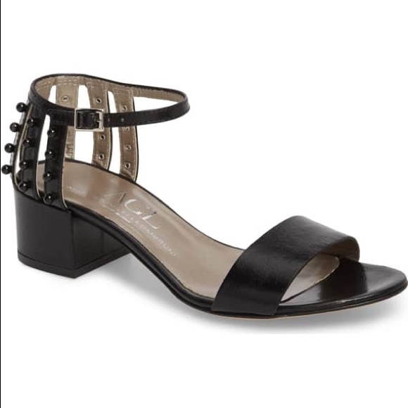 Meet your Posher, Gloria - Picture 1 of 1